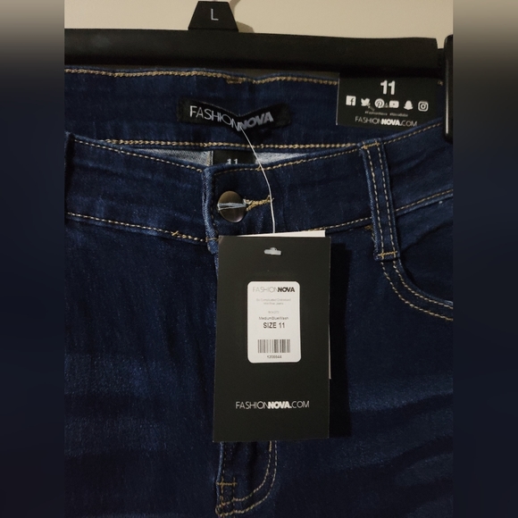 Distressed Jeans - Picture 3 of 5